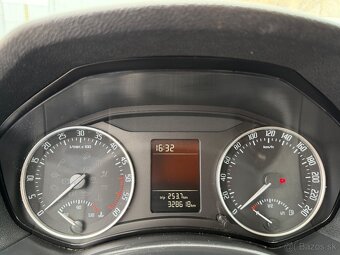 Škoda Octavia 2012 - 12