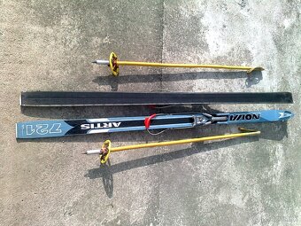 Predám retro lyžiarske doplnky, lyže - 12