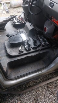 Renault trafic vivaro 1.9 dci 74kw diely stříbrná - 12