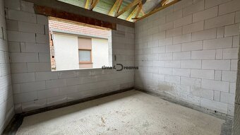 NA PREDAJ 4 izbový dom v obci Ladice - 12