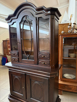 Dubové příborníky a vitriny Belgie a Německo - 12