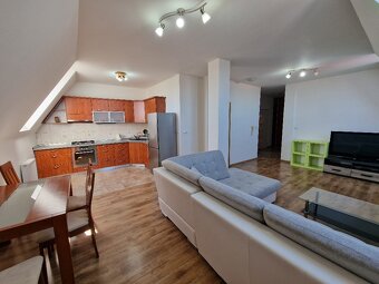 2 izb. byt na Kúpeľnom námestí v Seredi, 57m2 na predaj - 12