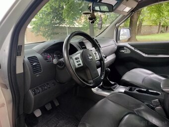 Nissan NAVARA 2.5 DCI 140kw M6 4x4 Rok 2012 PLATINUM - 12