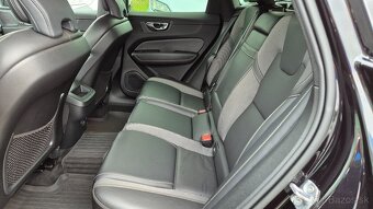 Volvo XC60 2.0 B4 mHEV DARK edition AWD - 12