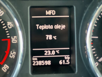 Škoda Superb Combi 2.0 TDI CR 140k Elegance DSG Automat - 12