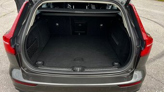 Volvo V60 T4 Momentum Pro A/T - 12