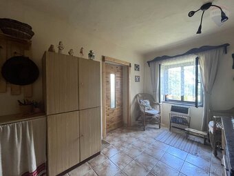 Znížená cena  Malebná chalupa v obci Dlžín - 12