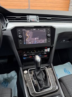 Volkswagen Passat Variant 2.0 TDI EVO Elegance DSG - 12
