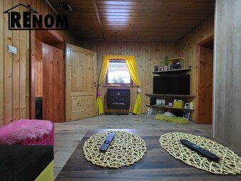 Zrekonštruovaný dom s bazénom a letnou kuchynkou - 12