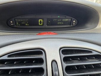 Predám Citroën Picasso 1.6HDI - 12