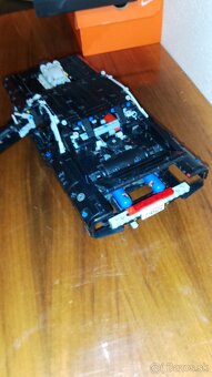 Rôzne LEGO + LEGO Technic Dodge Charger" (42111) - 12