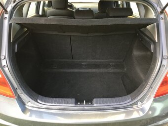 HYUNDAI I30 1.4 i 16V CVVT Benzin - 12