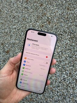 IPhone 15 pro Max - baterie 100% - 12