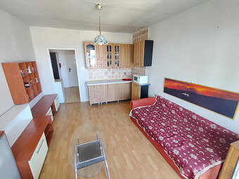 Garsónka s Lodžiou, krásnym výhľadom, blíz.CENTRA, Karpatská - 12