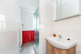 NA PREDAJ 3 izbový byt s garážou, 2x pivnica, Nové Mesto n/V - 12