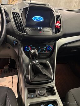 Ford Kuga - 12