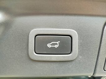 Land Rover Range Rover Velar 2.0D I4 R-Dynamic SE AWD A/T - 12