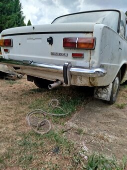 Predám dve auta Lada 2101 - 12