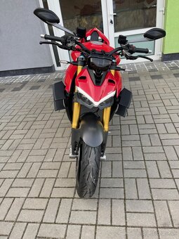 DUCATI Streetfighter V4S - 12