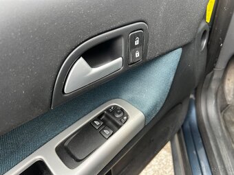 Volvo C30 1,6 benzín 2008 - 12