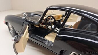 1:18 JAGUAR E COUPE, č - 12