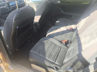 Volkswagen Touran 2.0TDi 110kw 7 miestne - 12