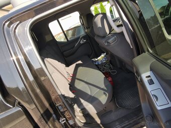 Nissan Navara 2.5 dCi - 12