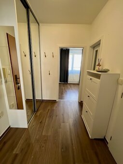 3.izb.byt 112 m2, s terasou o veľkosti 50m2 a garážou - 12