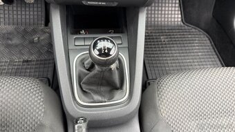 Volkswagen Jetta 1.6 TDI Comfortline - 12