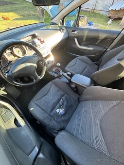 Peugeot 308 1.6HDI 2008 - 12