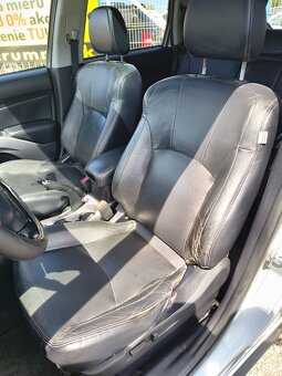 Mitsubishi Outlander 2.0 DI-D 7-miestne - 12