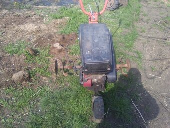 DVOJKOLESOVY MALOTRAKTOR. BENZÍNOVÝ STVORTAKT. - 12