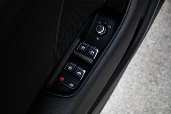 Audi A3 Sportback S-LINE 2.0 TDI DSG FACELIFT - Aj na splátk - 12