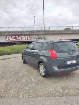 Peugeot 5008 1.6 HDi 2/2013 Allure + ťažné zariadenie - 12