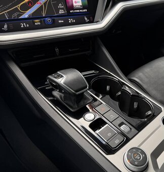 Volkswagen Touareg 3.0TDI V6 4Motion ELEGANCE - 12