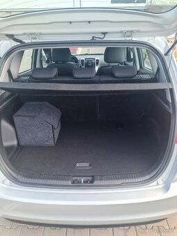 Kia Venga 1.4 G4FA benzín - 12