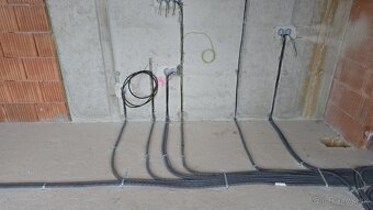 Partia elektrikárov hľadá prácu v Nemecku - 12