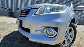 Predám Toyotu RAV 4 2,2 Decat,110KW,4×4 - 12