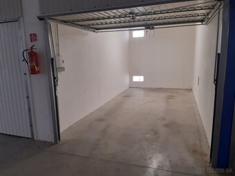 Ponúkame na predaj garáž - v Podlaviciach, na ulici Gaštano - 12