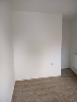 Moderný tehlový dom v Chynoranoch na predaj - - 12