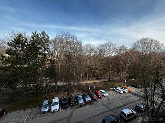 1i byt s balkónom / 39 m2 / zariadený - 12