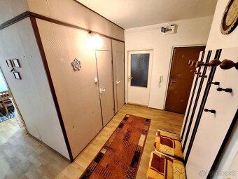 JUH - 3izb.byt, Spolu 77 m2, nový výťah, 4p., 2x kumbál, piv - 12
