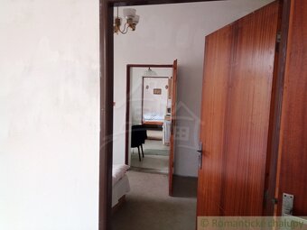 Zachovalý  bývalý  mlyn na väčšom pozemku v obci Modrovka - 12
