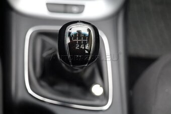KIA Cee’d Sporty Wagon Combi 66kw Manuál - 12