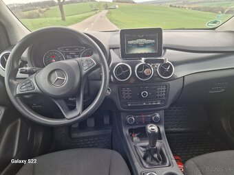 Mercedes- Benz  B 200D - 12