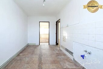 2-izbový tehlový byt s pivnicou a podielom na pozemku - 12