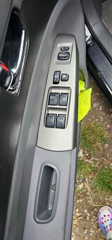 Prius 20, automat - 12
