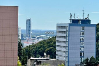 | 4i(momentálne 3i)byt s výhľadom, BA III.,Ladzianskeho,96,7 - 12