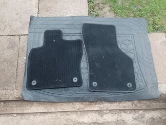 Predám gumené rohože kodiaq Superb 3 mercedes E - 12