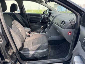 Ford Focus 1.6Tdci GHIA - 12